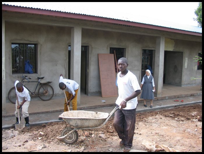 costruzione nuovo centro prevenzione e cura AIDS 02.JPG