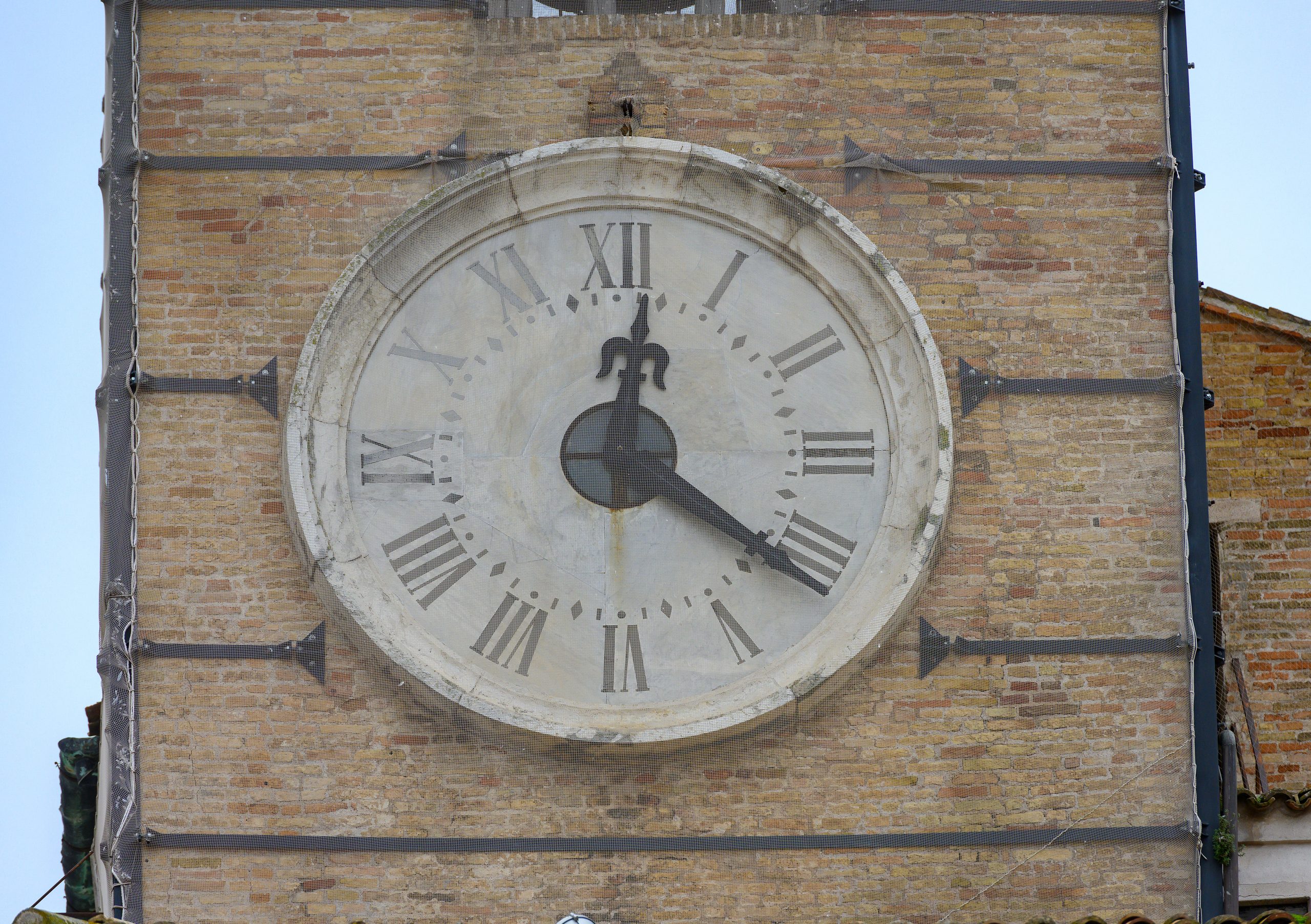 Scopri di più sull'articolo L’OROLOGIO DELLA PIAZZA