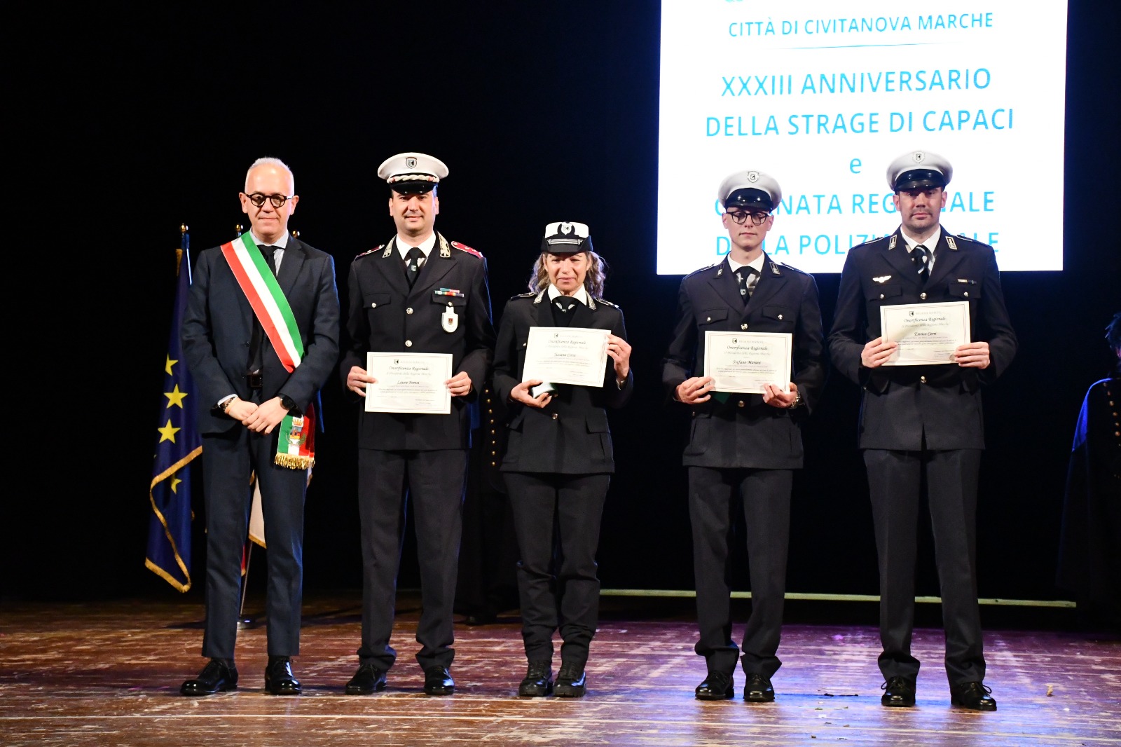 Al momento stai visualizzando NOTA STAMPA: PREMIAZIONE PERSONALE POLIZIA LOCALE OSIMO – FESTA REGIONALE