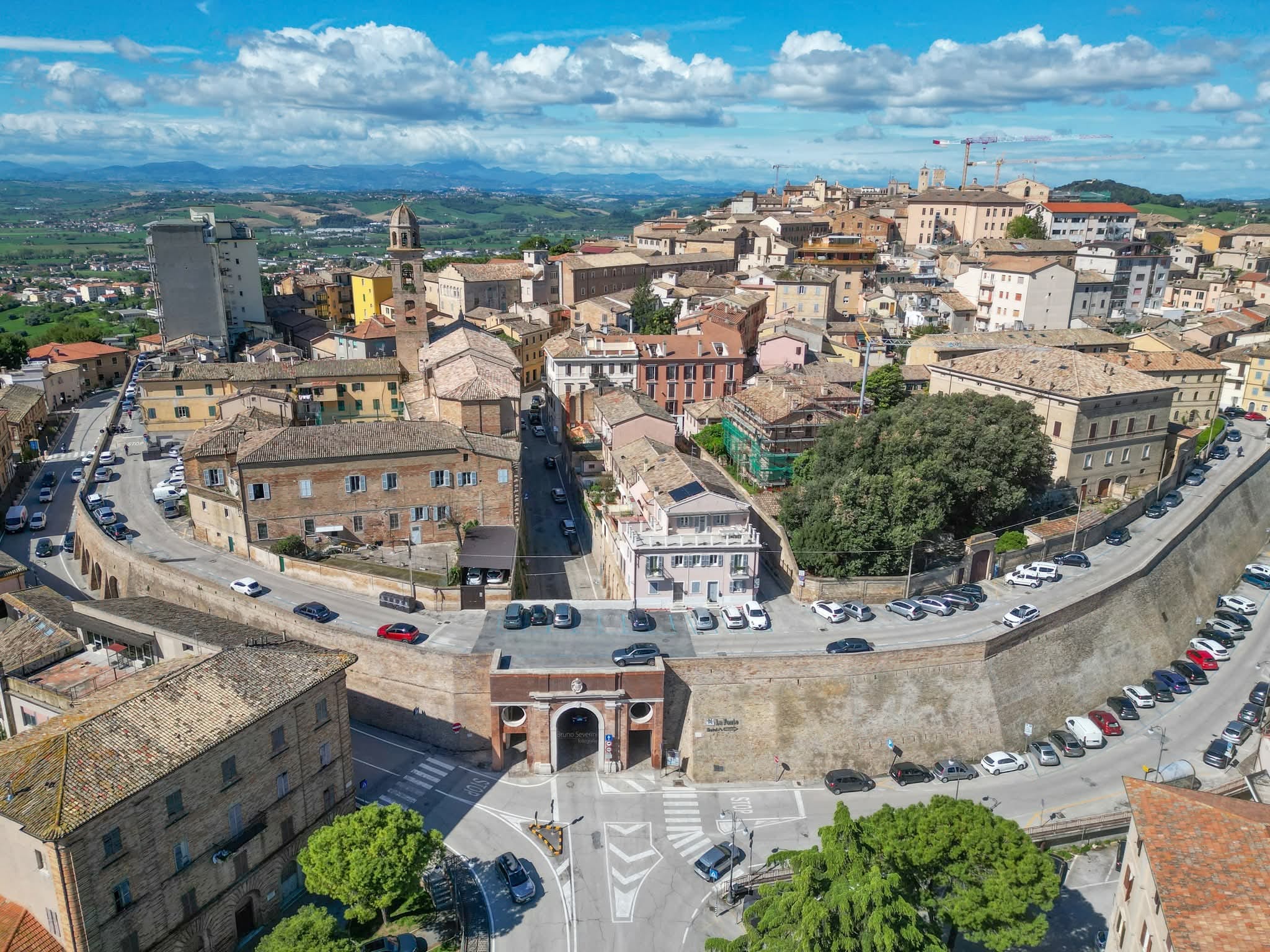 Al momento stai visualizzando AVVISO PUBBLICO PER L’EROGAZIONE DI UN CONTRIBUTO “UNA TANTUM” A FAVORE DEGLI OPERATORI ECONOMICI DEL QUARTIERE SAN MARCO