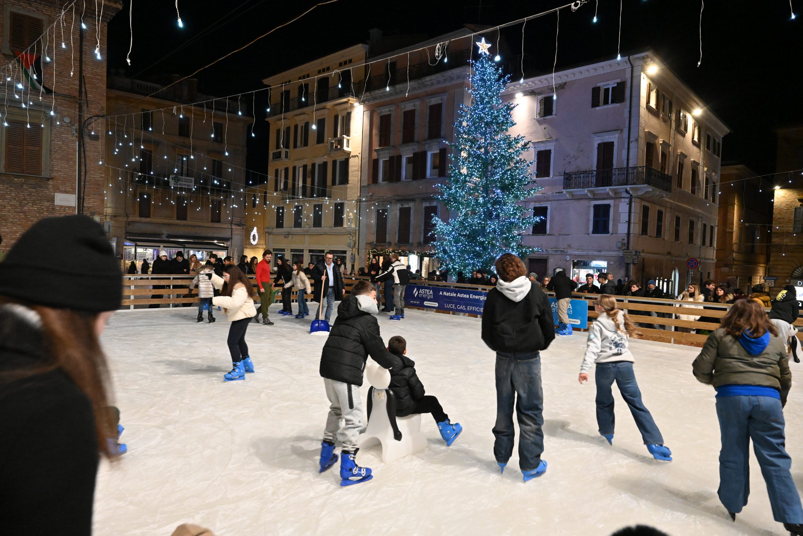 Al momento stai visualizzando LA GRANDE PISTA DI PATTINAGGIO DI OSIMO – orari e giorni di apertura