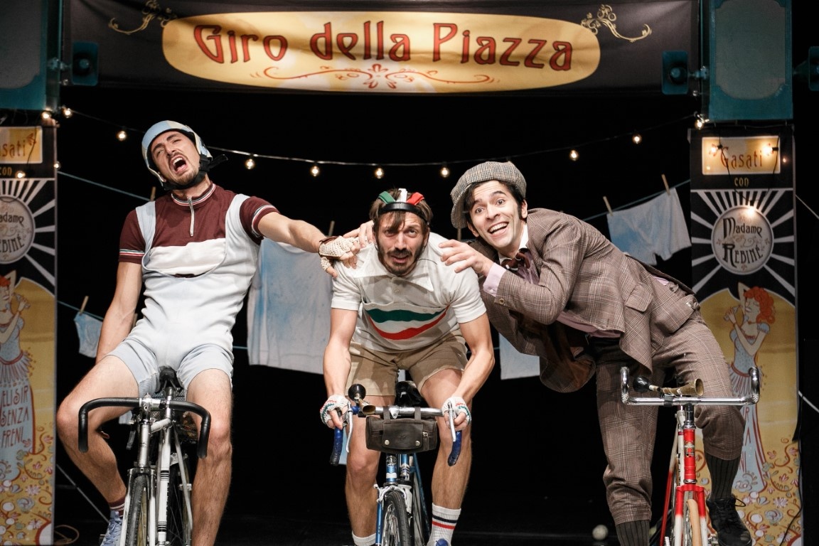 Al momento stai visualizzando TEATRO RAGAZZI: “GIRO DELLA PIAZZA” DI MADAME REBINÉ – domenica 18 ottobre